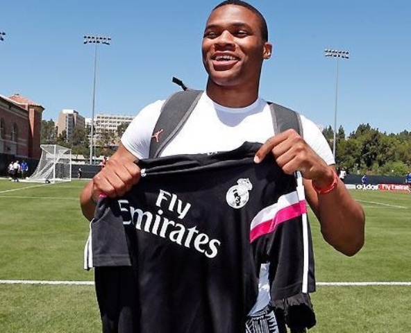 Russel Westbrook, base del Thunder visitó al Real Madrid 