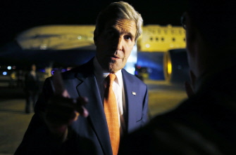 El secretario de Estado de EU, John Kerry, a su llegada a París 