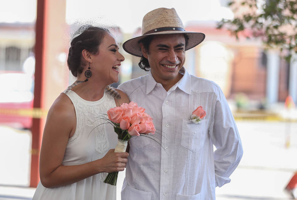Celebran boda colectiva con 803 parejas