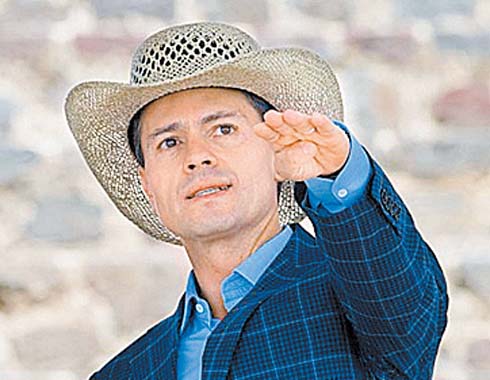 El Ejecutivo durante el recorrido. 