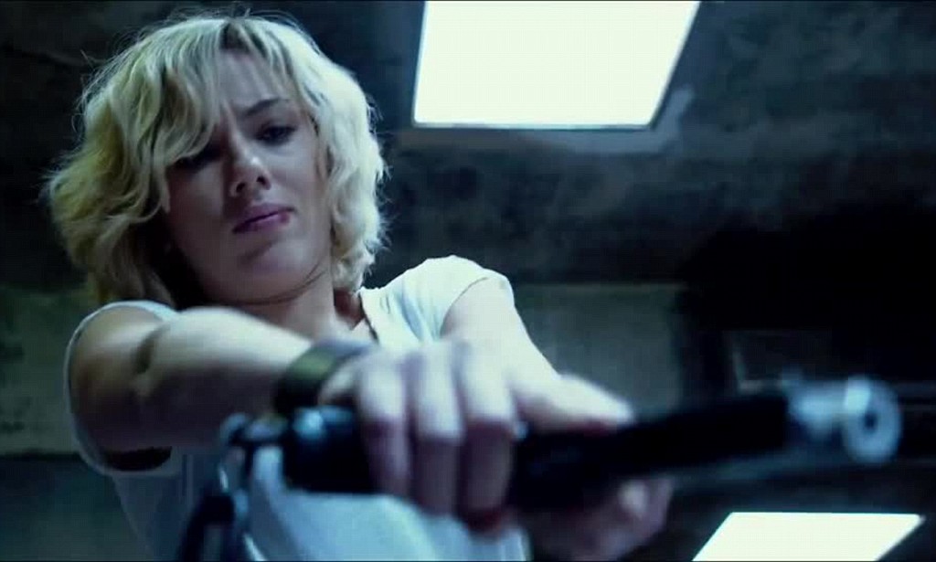Johansson da vida a una psicokinética accidental.