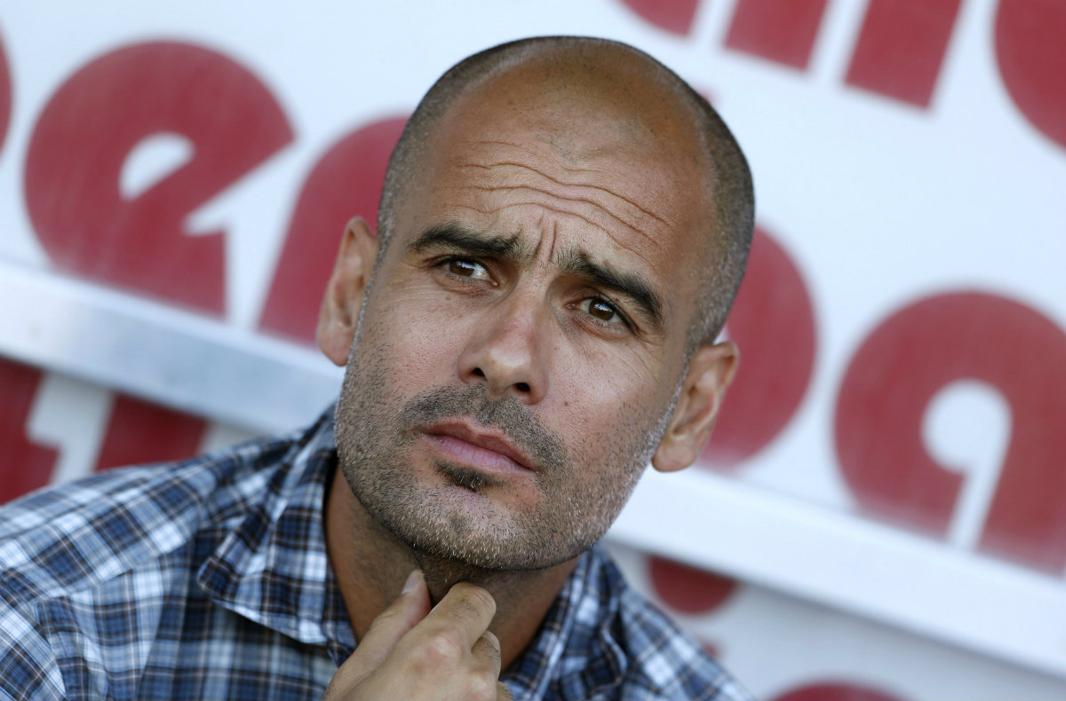 Pep Guardiola durante el partido amistoso frente al Memmingen