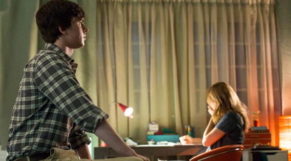 Freddie Highmore encarna a Norman Bates