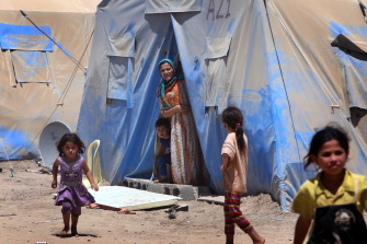 Niños refugiados iraquíes, que huyeron con sus familias de la violencia en Tal Afar, en el campo de Khazer, en el Kurdistán iraquí