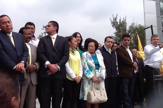 El PRD realiza movilizaciones y protestas al exterior de la Cámara de Diputados contra las leyes secundarias de la reforma energética.
