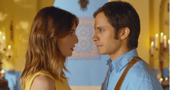 Gael con María en el video Ojos color de sol. 