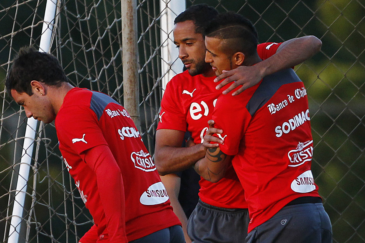 Jean Beausejour y Arturo Vidal, de la selección chilena 