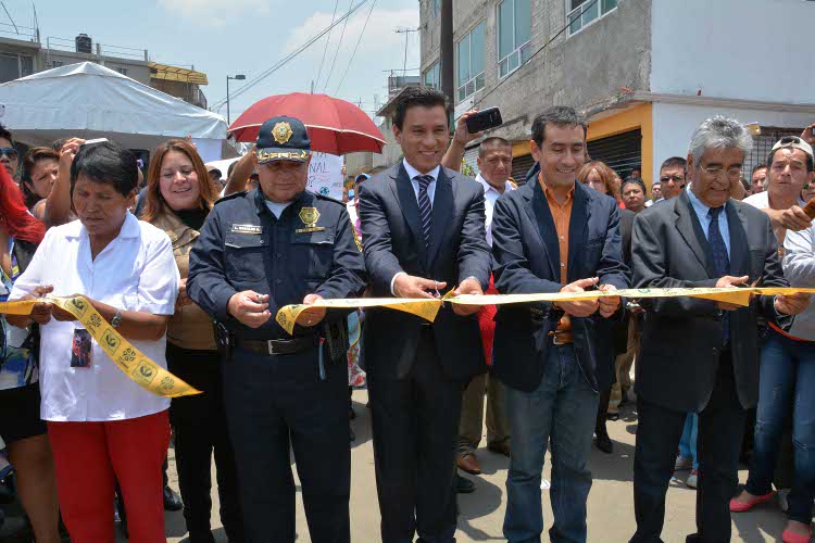 Jesús Valencia encabezó la apertura de la calle Luis G. Cervantes