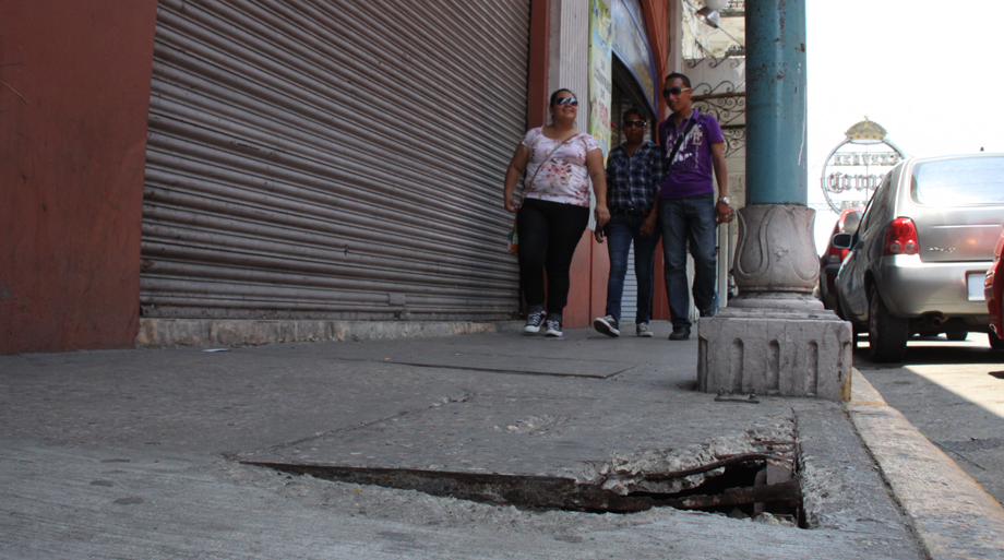 El problema de bacheo es un factor que afecta la imagen de la zona centro de Tampico 
