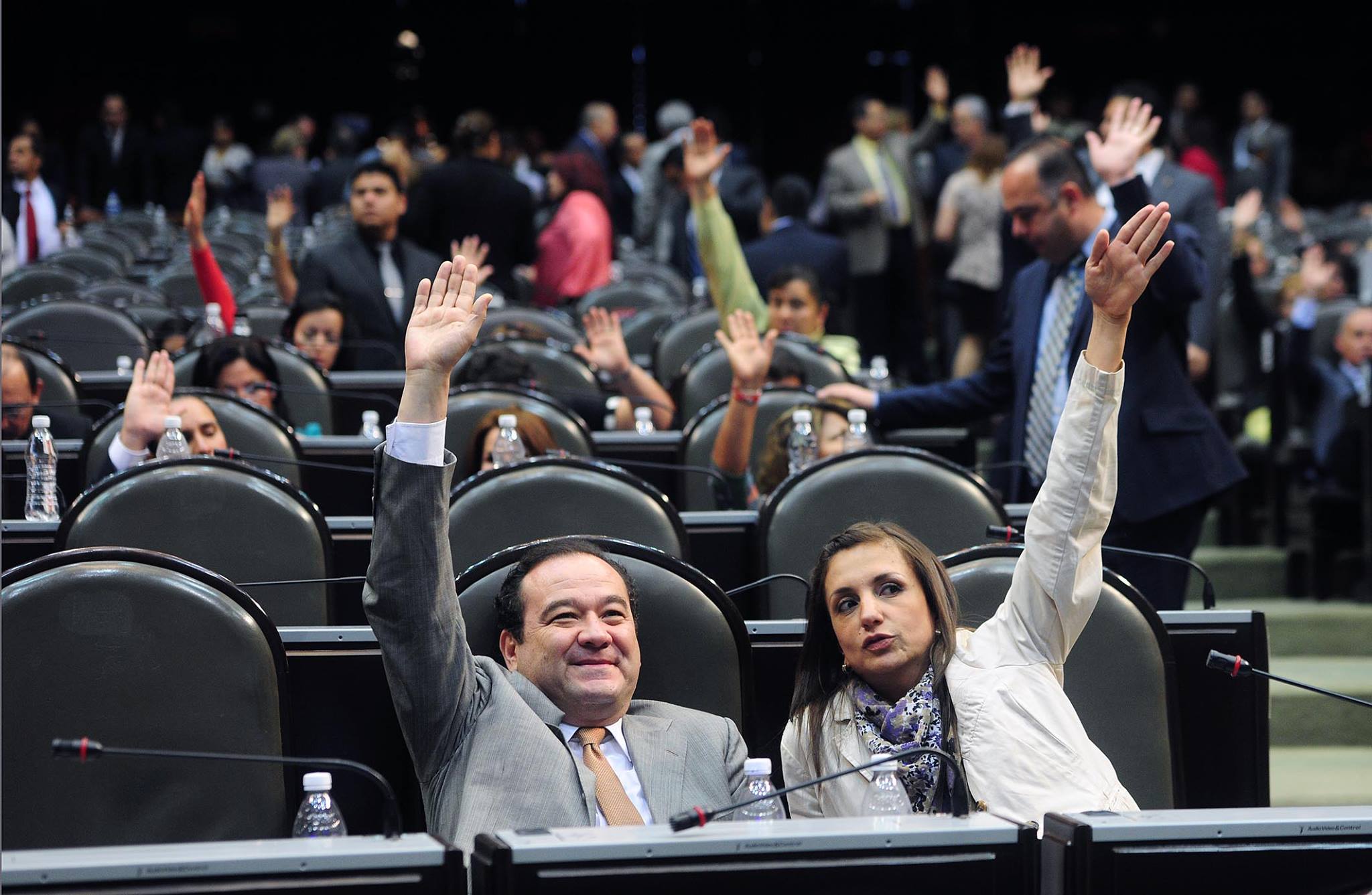 La Cámara de Diputados aprobó las nuevas leyes de Pemex y de la CFE.