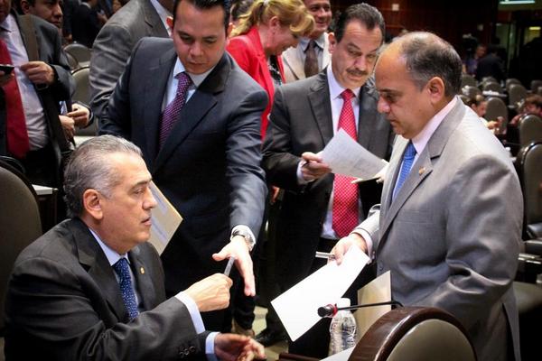 Manlio Fabio Beltrones, coordinador de la bancada del PRI.