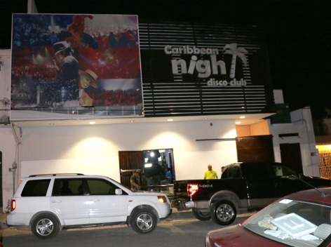 El bar “Caribbean Night”, se ubica en la cabecera municipal de Arriaga, a menos de 250 metros de una escuela primaria y una iglesia.
