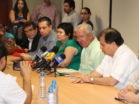 El diputado del PRI, Jesús Enrique Hernández Chávez, convocó a una conferencia de prensa para informar que se presentó una nueva iniciativa para derog