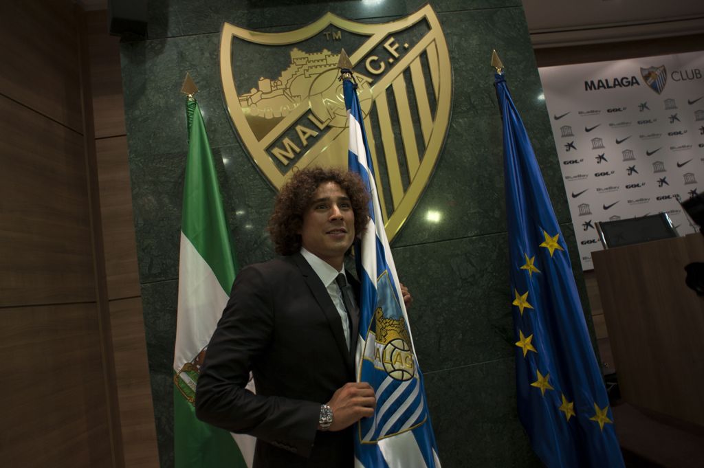 Guillermo Ochoa con el Málaga