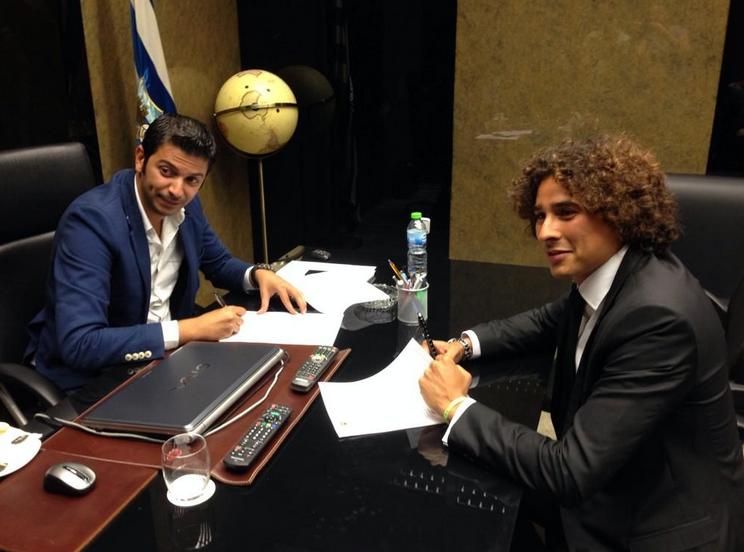 Ochoa firma contrato con el Málaga 