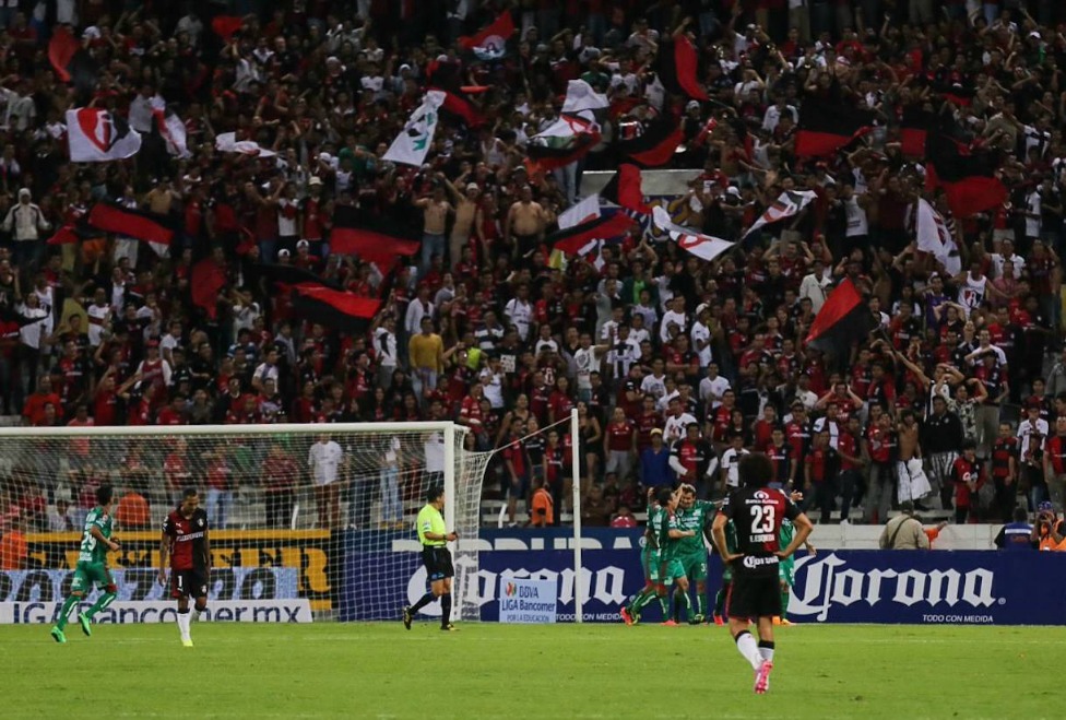 Atlas vs Jaguares en el Estadio Jalisco, Torneo Apertura 2014 