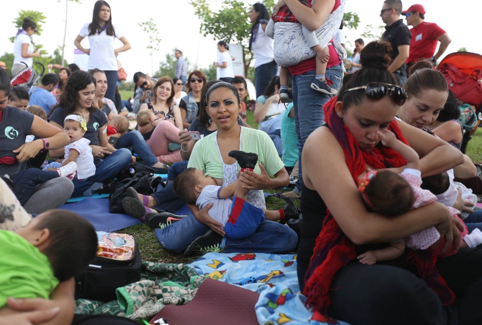 Esta fue la segunda ocasión en la que Guadalajara participa en el récord mundial The big latch; el año pasado participaron 60 mamás y sus bebés