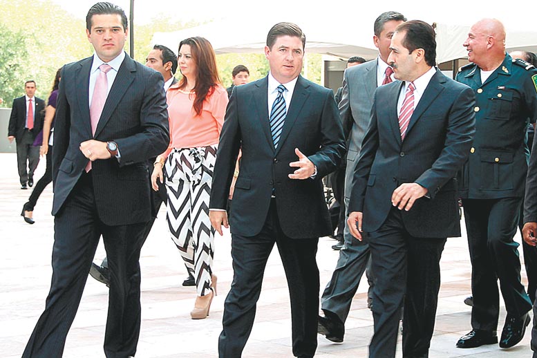 Representantes del Congreso, políticos y sociedad acudieron al evento. 