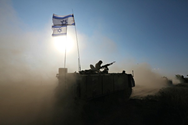 Israel anunció un alto al fuego temporal para facilitar la entrada de ayuda humanitaria y permitir marcharse a casa a algunos de los cientos de miles 