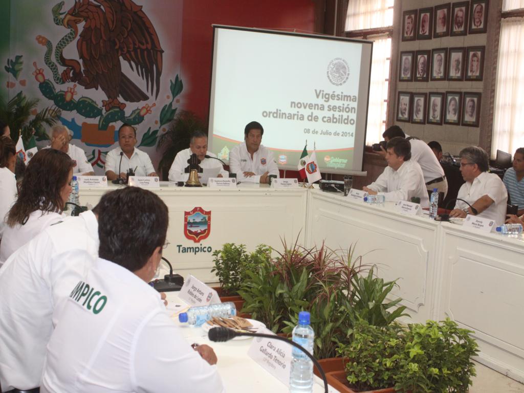 Durante la sesión de cabildo se informó que el préstamo del estado no había sido aprobado.