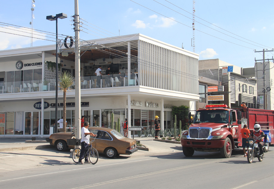 Por falta de extractor se incendia restaurante
