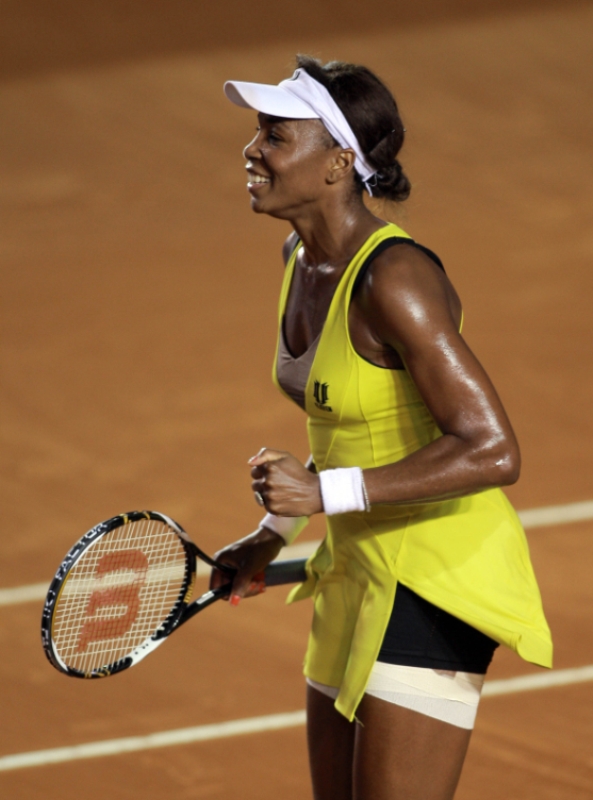 Venus Williams Sonríe en señal de victoria  