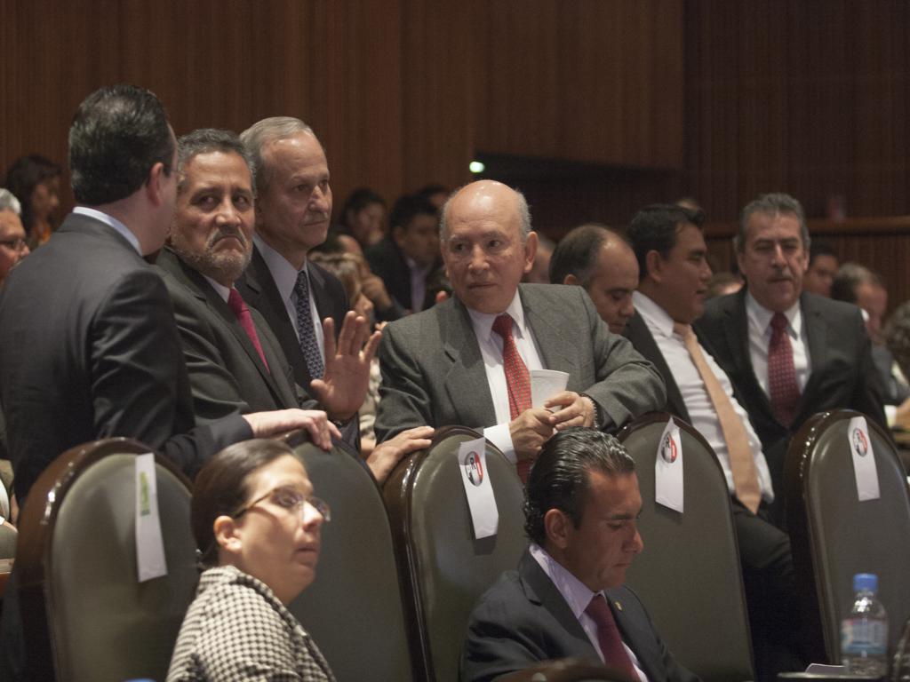 Manuel Cavazos Lerma ha sido senador en dos ocasiones. Actualmente su curul es por el principio de primera minoría, ya que no ganó en las urnas.