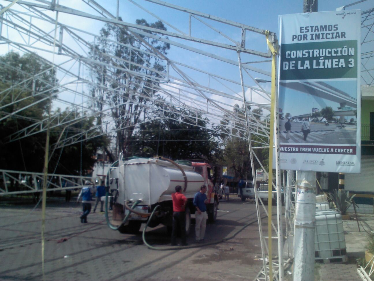 Pese a los señalamientos, ciudadanos desconocen los motivos del montaje.