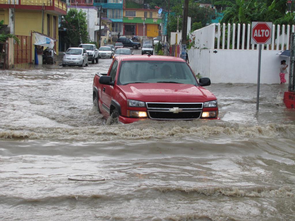 Tuxpan es uno de los municipios más vulnerables a inundaciones por lluvias y desbordamiento del río.