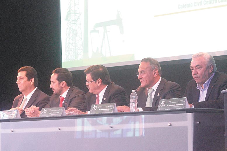 La Facultad de Derecho de la UANL organizó el Congreso Energético.