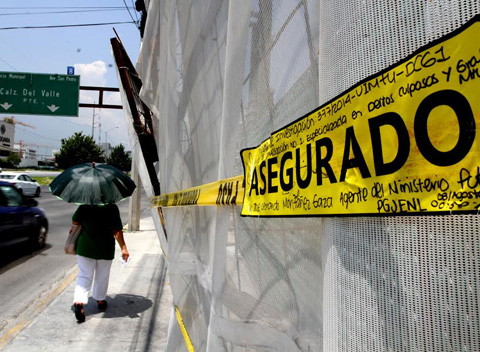 Con la leyenda de "asegurado", Procuraduría Estatal suspende demolición. 