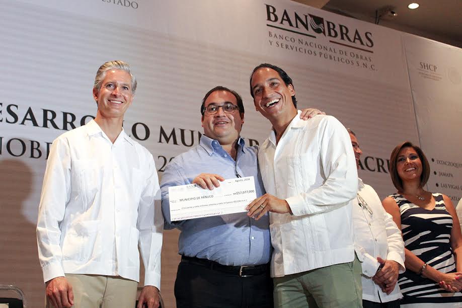 Entrega de créditos de Banobras 