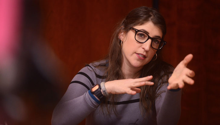 La actriz da vida a Amy Farrah Fowler en 'The Big Bang Theory'. 