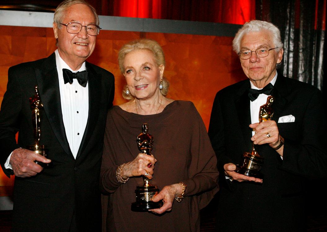 Gordon Willis, Lauren Bacall y Roger Corman recibieron en 2009 un premio Oscar especial. 