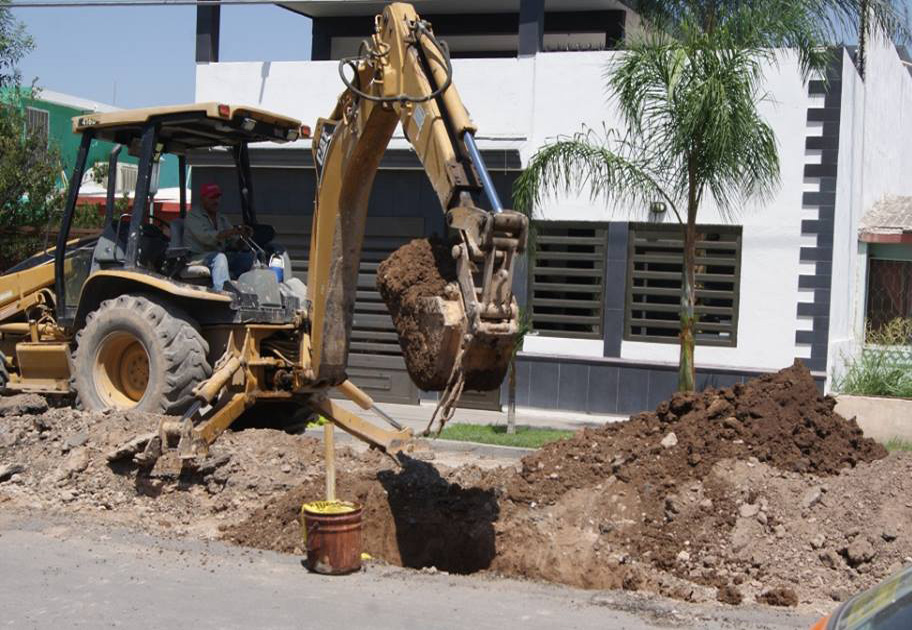 Iniciaron trabajos de reparación de dos colectores colapsados.