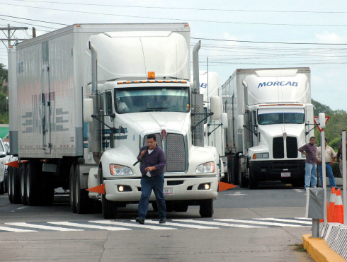 Micro y pequeñas empresas del autotransporte de carga en la Ciudad de México buscan mayor competitividad a través de un convenio de colaboración que s