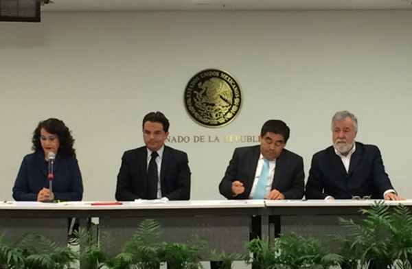 Miguel Barbosa, líder de los senadores perredistas, anunció un plan de diez acciones contra la reforma energética, que calificó como “un paquete de re
