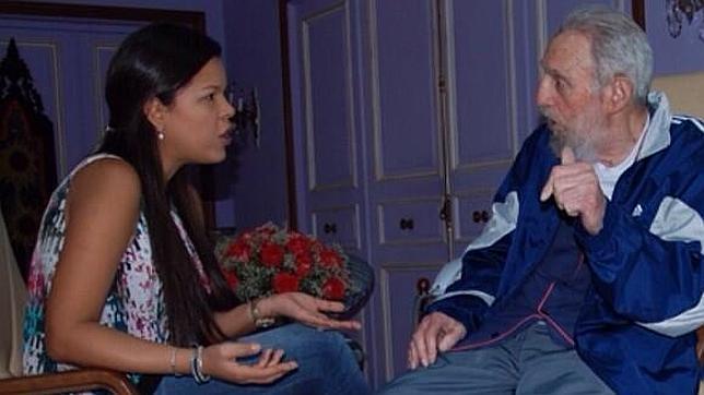 María Gabriela Chávez, con Fidel Castro durante una visita a La Habana