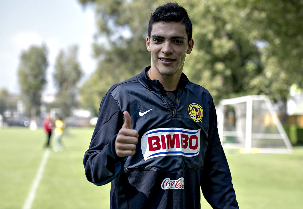 Raúl Jiménez estará con el Atlético por 6 temporadas 