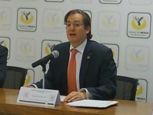 El secretario de Desarrollo Económico, Salomón Chertorivski, argumentó a representantes del sector empresarial y de la Comisión Nacional de Salarios M