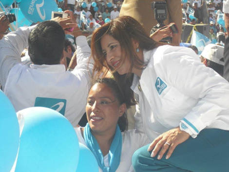 En la página de la ex lideresa destacan sus fotos como militante del Panal. 