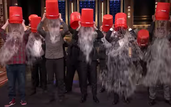 El comediante Jimmy Fallon retó a los Jets de Nueva York a realizar el reto.