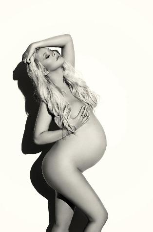 Christina Aguilera presumió su embarazo en las redes sociales. 