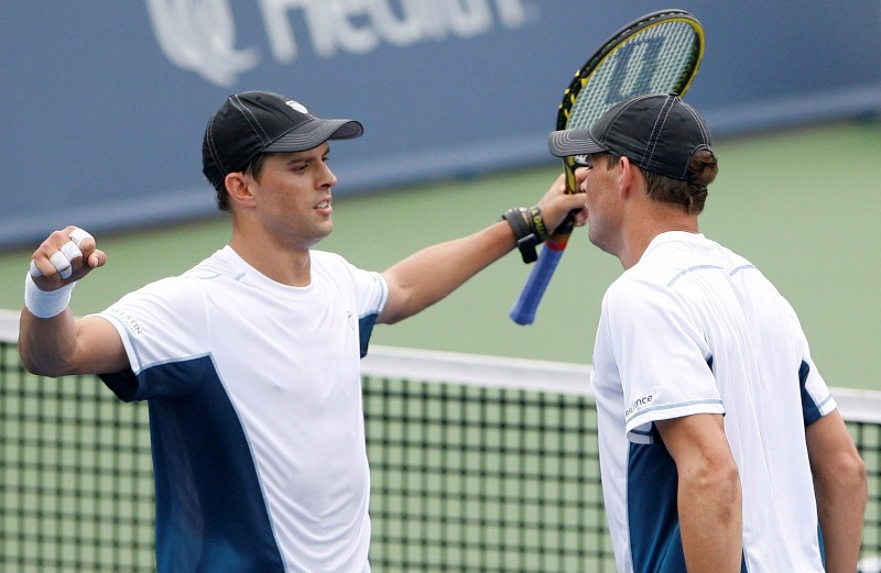 Los hermanos Bryan festejan