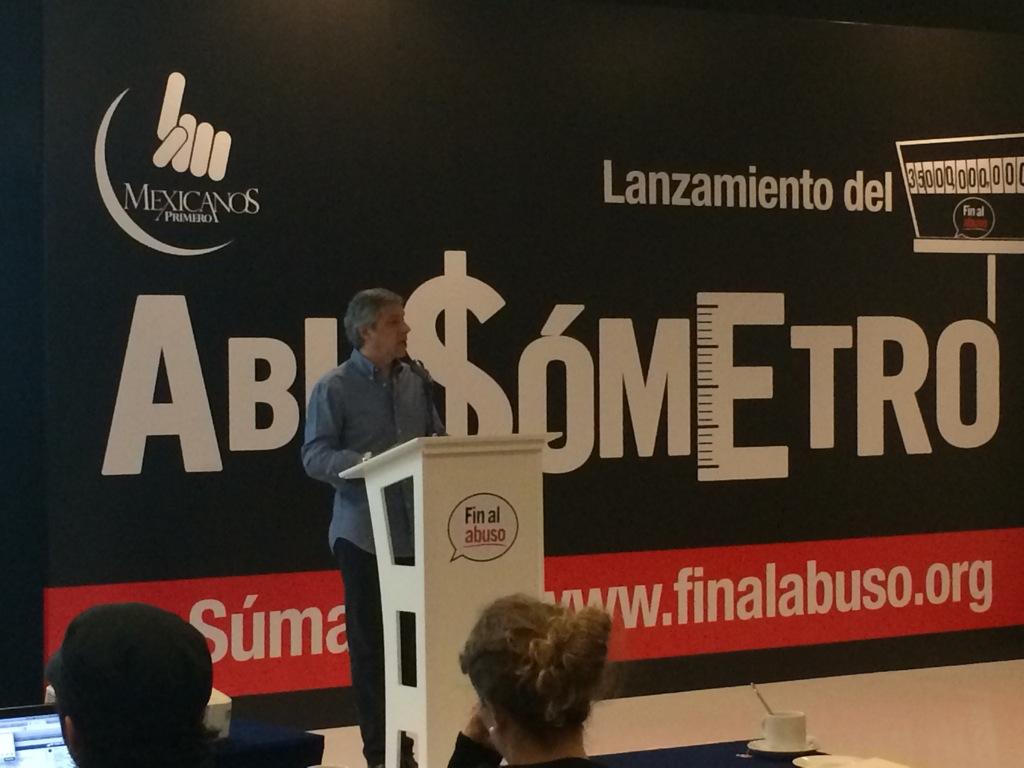 Claudio X. González  dijo que con estos recursos se podrían construir 24 escuelas cada día.