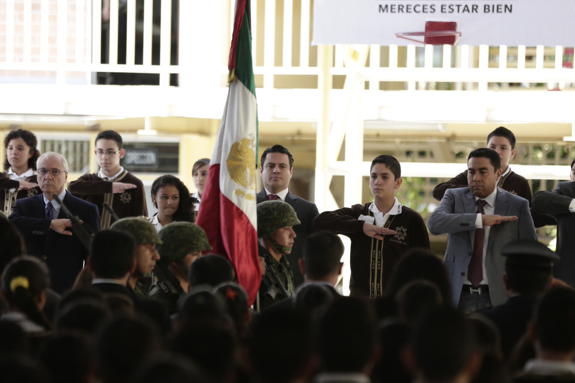 Regresan 2.2 millones de alumnos a clases - Grupo Milenio