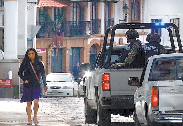 Convoy de la Marina en el municipio mexiquense.