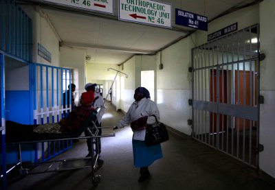 Localizan a 17 pacientes que escaparon de un centro de cuarentena en Liberia