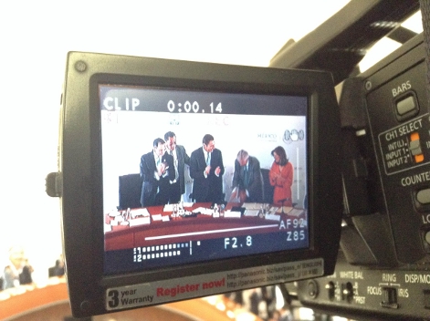 El titular de la SCT, Gerardo Ruiz Esparza, el goberndor de Puebla, Rafael Moreno Valle y el rector de la UAP, Alfonso Esparza Ortiz.