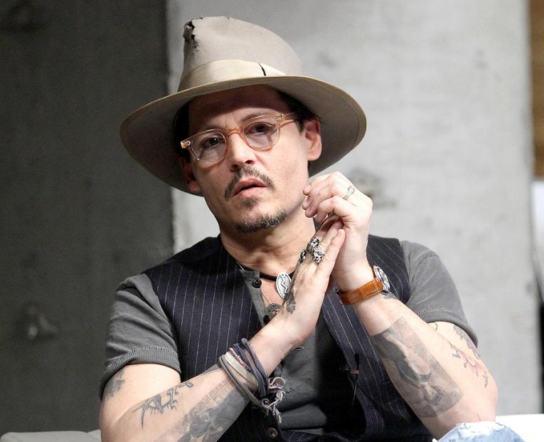 Johnny Depp compartirá créditos con su hija Lily Rose Depp. 